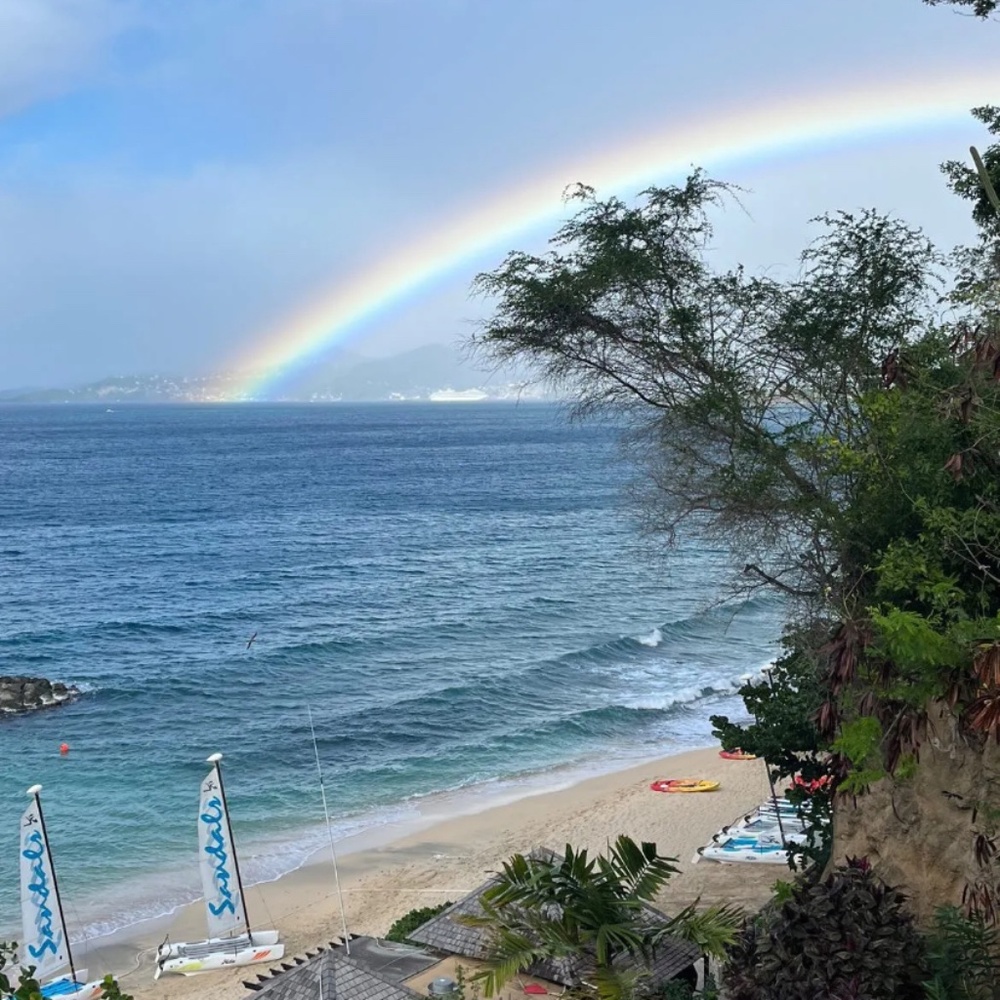 Hi!! Please read message in the description 🩷🩷